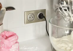 2 prises 2 P+T pré-câblées Céliane titane^Legrand New