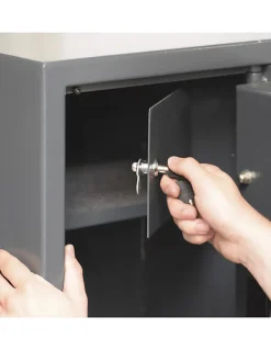 Armoire à fusils Monteria, fermeture électronique à code, 4 pênes, capacité de 5 fusils --Thirard Online