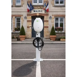 Borne de recharge véhicule électrique 7kW intelligente, compacte et sécurisée, fixation murale ou sur un poteau livré en option-Galix Sale