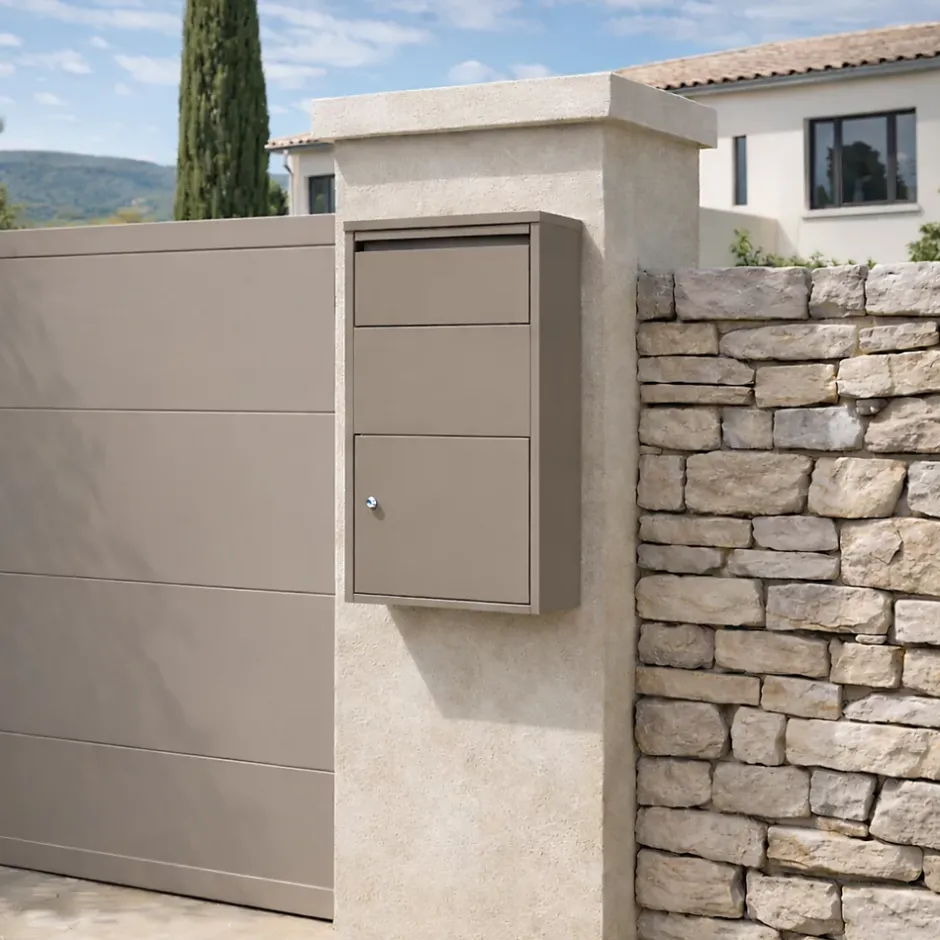 Boîte aux lettres murale taupe en acier galvanisé avec cylindre de sécurité et 2 clés-Couleurs Du Monde Best