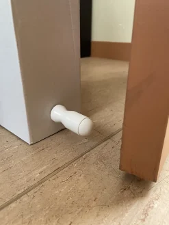 Butoir mural MADE IN FRANCE en plastique dur blanc & bouchon amortisseur en élastomère (caoutchouc) blanc. Diamètre 27mm et longue-Civic Industrie Hot