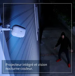 Caméra de vidéosurveillance sans fil Essential Spotlight 1080p blanche, lot de 3^Arlo New