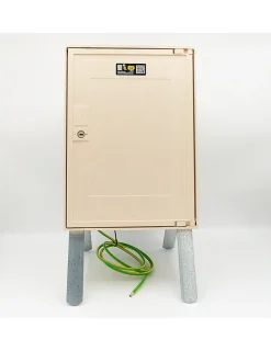 Coffret Triphasé 6 Prises Avec Interrupteur Différentiel-Carré Rouge Sale