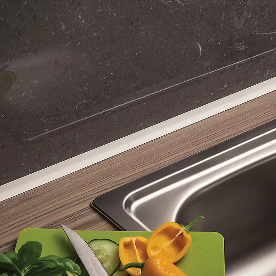 Cornière pvc blanc 25 x 25 mm L.2,4 m^ Outlet