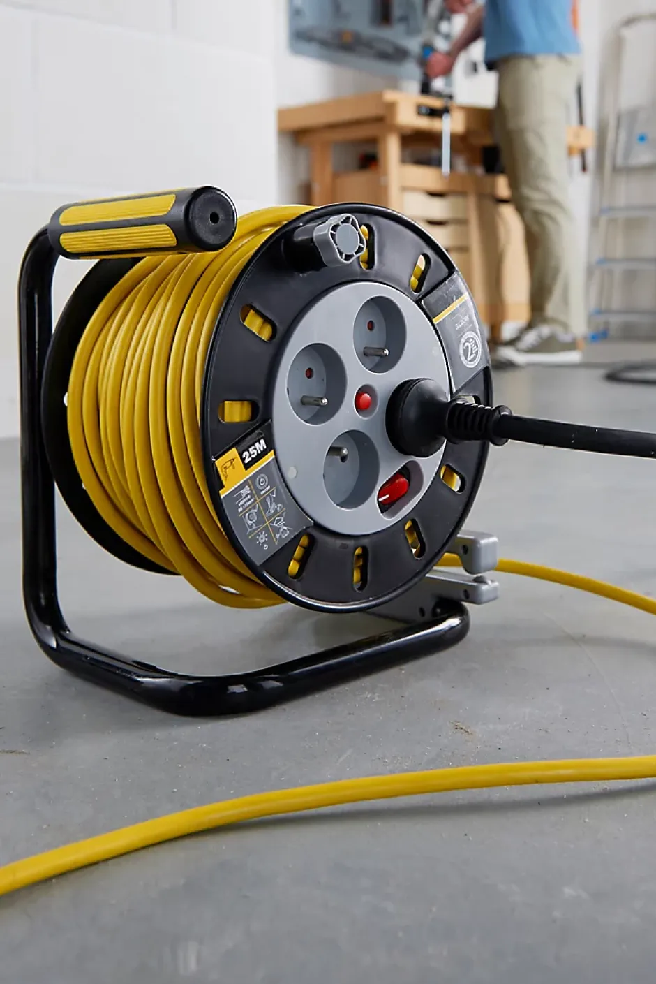 Enrouleur de bricolage HO5VVF 3G1.5mm² 25m^Diall Clearance