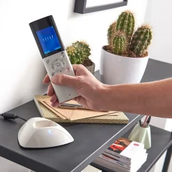 Ensemble interphone vidéo sans fil avec bouton pour l'extérieur Wilks-Blyss