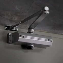 Ferme portes haute performance premium, Force réglable de 4 à 5, corps en Aluminium argent.^Hardwarexchange Best