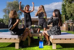 Lampe de table LED avec haut-parleur BT 'FESTA' pour l'extérieur en plastique noir avec LED intégrées, hauteur 18 cm^Näve