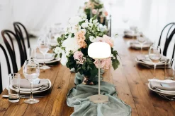 Lampe LED à accu/de table 'PINA' 30 cm de haut, en métal (beige) et verre (blanc), LEDs intégrés, blanc chaud-Näve Outlet