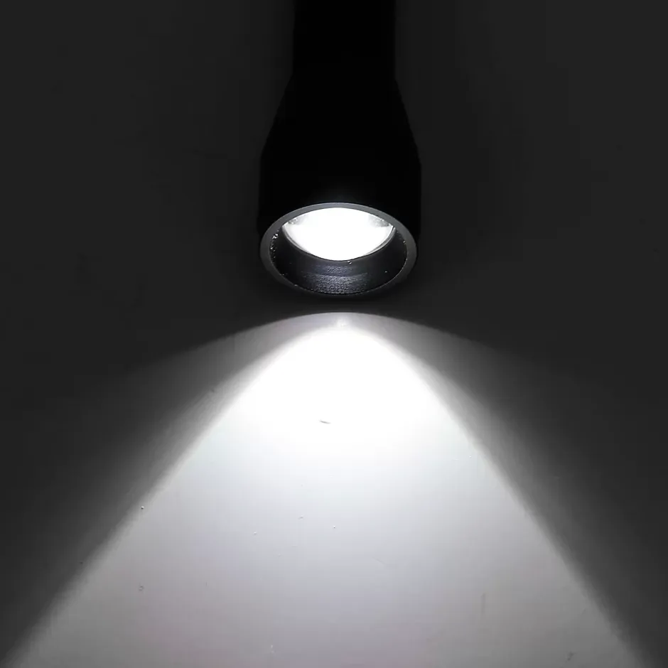 Lampe torche LED 150 lumens SL‑65425 autonomie 2h fonctionne avec 2 piles AA (LR6)-Stanley New