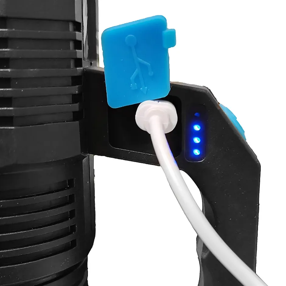 Lampe torche portable 200 Lumens, rechargeable USB, norme IP 44^Terre Jardin Clearance