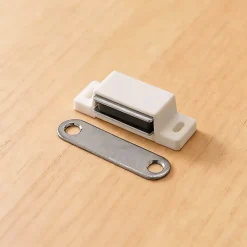 Loqueteau blanc 6 kg entraxe 38 vendu par 2^Diall Sale