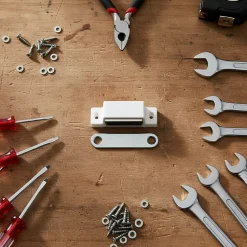 Loqueteau blanc 6 kg entraxe 38mm vendu par 8 pièces^Diall Sale