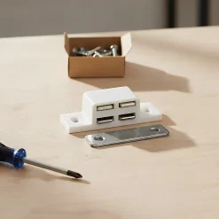 Loqueteau blanc 4 kg entraxe 34mm vendu par 2-Diall Clearance