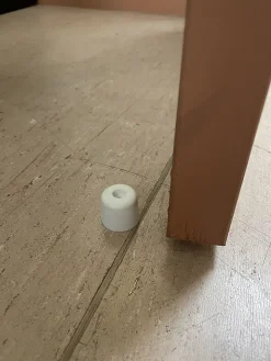 Lot de 10 butoirs de sol Elastom 32 MADE IN FRANCE en élastomère (caoutchouc) blanc. Diamètre 30mm et hauteur 32mm.^Civic Industrie Outlet