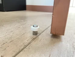 Lot de 2 butoirs luxe en laiton chromé avec vis filets T15. Bague blanche. Diamètre 28mm, hauteur 30mm. MADE IN FRANCE-Civic Industrie New