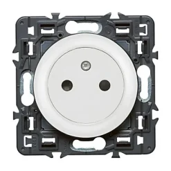 Mécanisme de prise de courant avec terre affleurante Céliane 16A blanc^Legrand Best