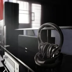 - Casque TV analogique et numérique HP600 Pro - sans fil avec station d'accueil - Noir - Autonomie 8h - Portée 100m^Meliconi New