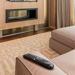 - Télécommande universelle FACILE TV+ - 100% fonctions d'origine - Corps en gomme antichoc - Accès direct Netflix et Prim-Meliconi