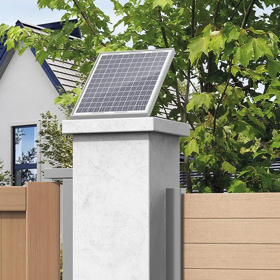 Motorisation solaire pour portail coulissant Zenia SE + 2 télécommandes supplémantaires (3 en tout) -^Avidsen Discount