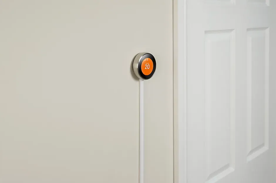 Moulure décorative demi-circulaire 16x08 mm blanche 2 m^D-Line Sale