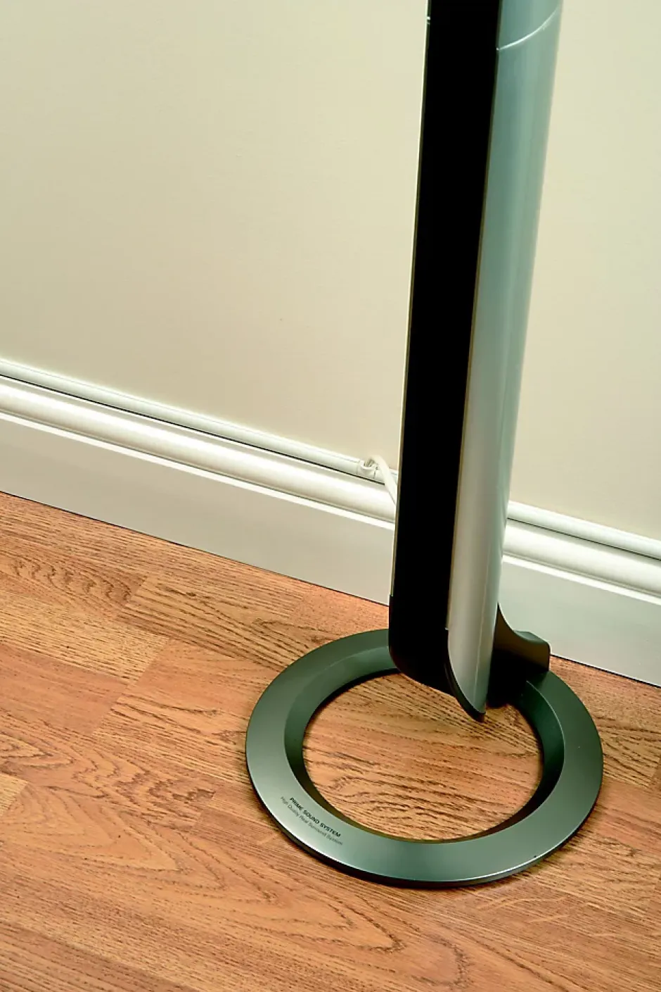 Moulure décorative demi-circulaire 16x08 mm blanche 2 m^D-Line Sale