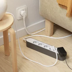 Multiprise 5 prises 1.5 m blanche^Jacobsen Hot