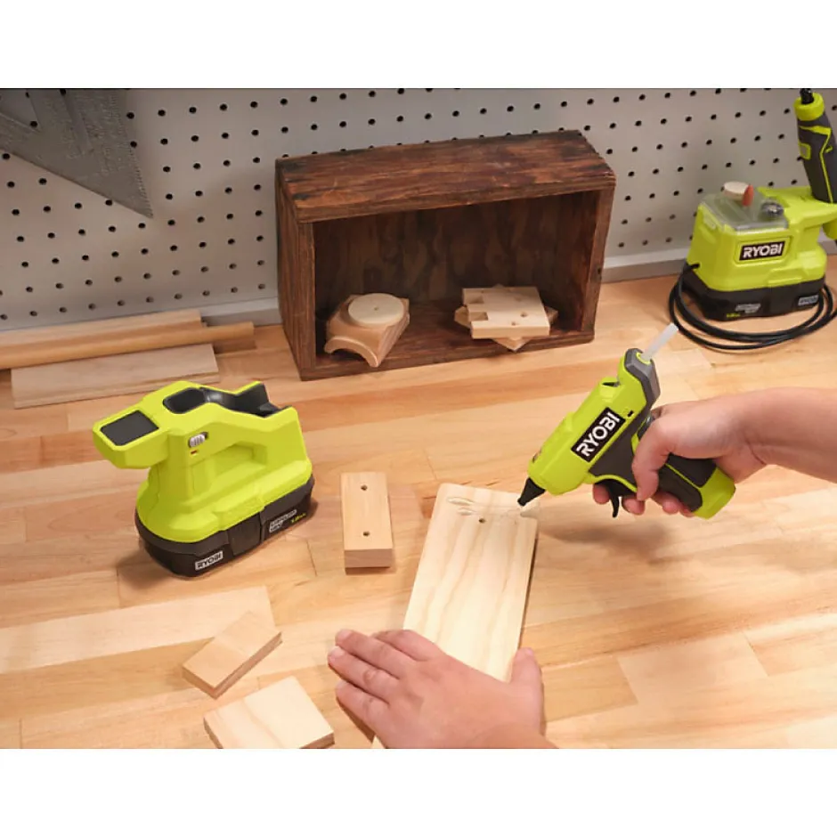 Pack Pistolet à colle 18V One+ RGLM18-0 - 1 Batterie 4.0Ah - 1 Chargeur rapide RC18120-140^Ryobi New