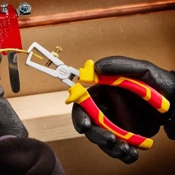 Pince à dénuder isolée 160mm^Magnusson Online