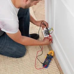 Pince ampèremétrique MS2009A CAT III 600 A - 600 V l.35 x P.78 x H.218 mm^Diall