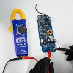 Pince ampèremétrique DCM01 CAT III 400 A - 600 V l.72 P.40 x H.225 mm^Jacobsen Outlet