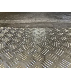 Plaque Aluminium Strié, ép. 2/3mm, Hauteur 45cm x Largeur 110cm^Alucouleur Hot