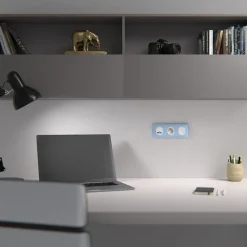 Plaque de finition 2 postes Ovalis S320704C coloris bleu azurin l.158 x P.10 x H.87 mm^Schneider Electric