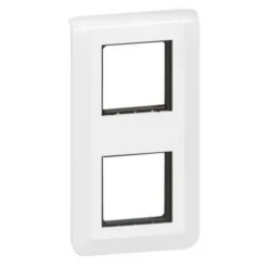 Plaque de finition 2x2 modules Mosaïc 0 994 73 coloris blanc l.153 x P.9 x H.82 mm^Legrand Clearance