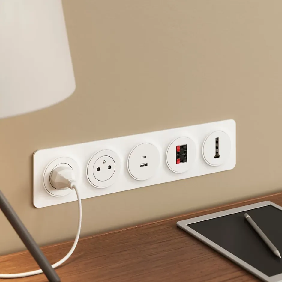 Prise avec terre affleurante en saillie Espen blanc composable-Jacobsen Best