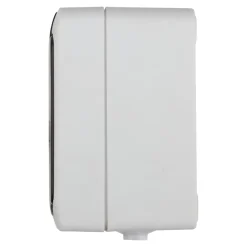 Prise avec terre étanche en saillie gris complet - H 7,6 cm / L 5,5 cm / P 4,3 cm-