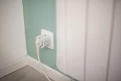 Prise connectée + télécommande DiO Connect- Hot