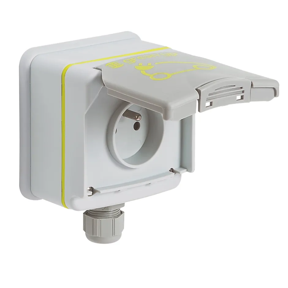 Prise de courant étanche + disjoncteur Green'up pour véhicule électrique-Legrand Best