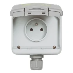 Prise de courant étanche Green'up pour véhicule électrique + patère de sécurité^Legrand Sale