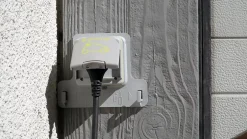 Prise de courant étanche Green'up pour véhicule électrique + patère de sécurité^Legrand Sale