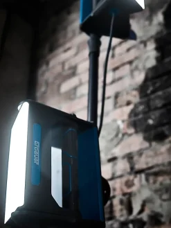 Projecteur de chantier double sur pied 2000 lumens^Erbauer Discount