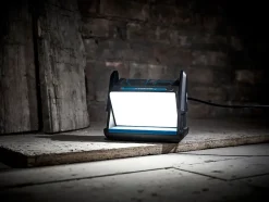 Projecteur de chantier 2000 lumens^Erbauer Best