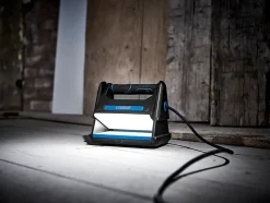 Projecteur de chantier 2000 lumens^Erbauer Best