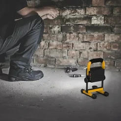 Projecteur de chantier portable à LED rechargeable 10 W^ Clearance