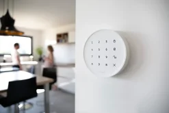 1875254 – Home Alarm Advanced Max, Système d’alarme maison connecté haut de gamme avec détecteurs, sirènes et accessoires-Somfy
