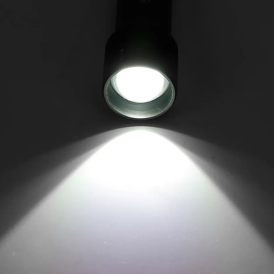 Torche rechargeable Zoom 600 lumens^Stanley Discount