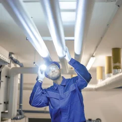 - Lampe Torche LED Métallique, x3 Modes d'Eclairage, 1500 Lumens, Piles Incluses - TO1500L-Xanlite New